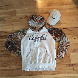 Cabela’s sweatshirt and hat, M